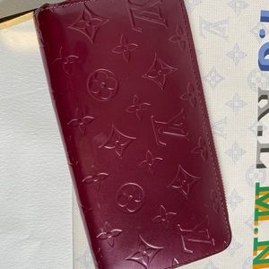 Louis Vuitton Zippy wallet